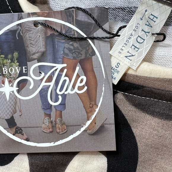 Hayden black and brown camo puff shoulder short sleeve top Sz small - Picture 6 of 7